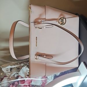 Michael Kors purse/tote - Mint condition